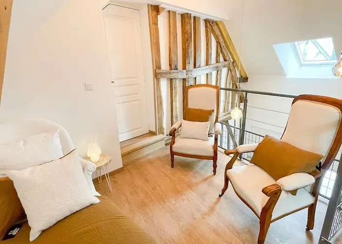 Holiday home Moulin De Chenappe Neuilly-le-Bisson